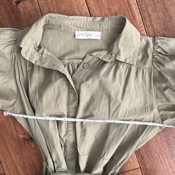 Petal & Pup Riley Waist Tie Romper in Olive Size Small - Picture 11 of 12